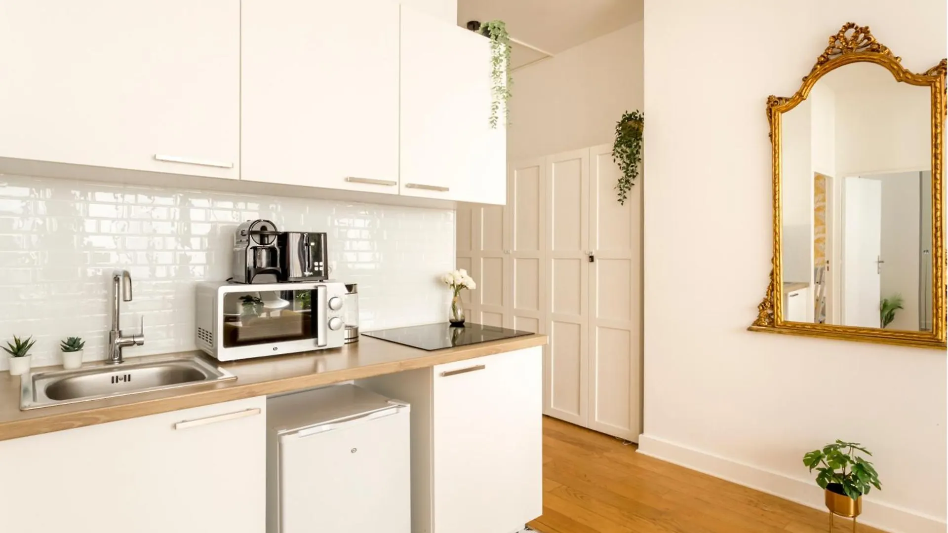 Cozy Apartment - Louvre - Sentier I Paris 0*,  France